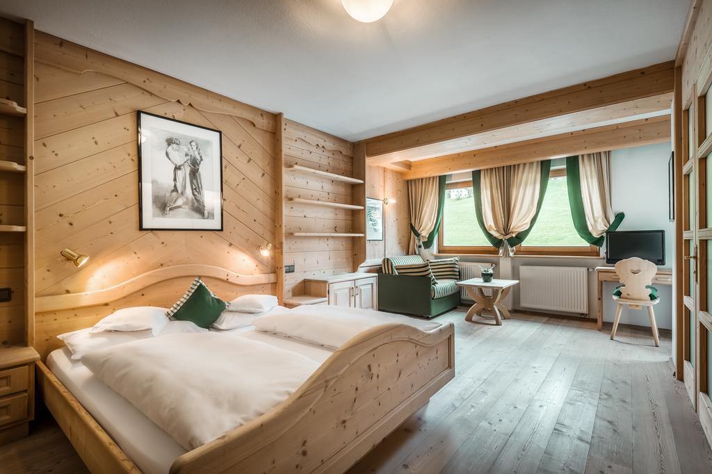 Residence Ciasa Planat San Cassiano  Zewnętrze zdjęcie